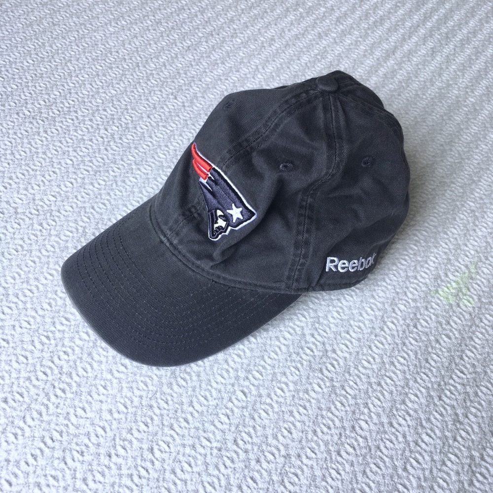 Men’s Navy PATRIOTS Fitted Baseball Hat